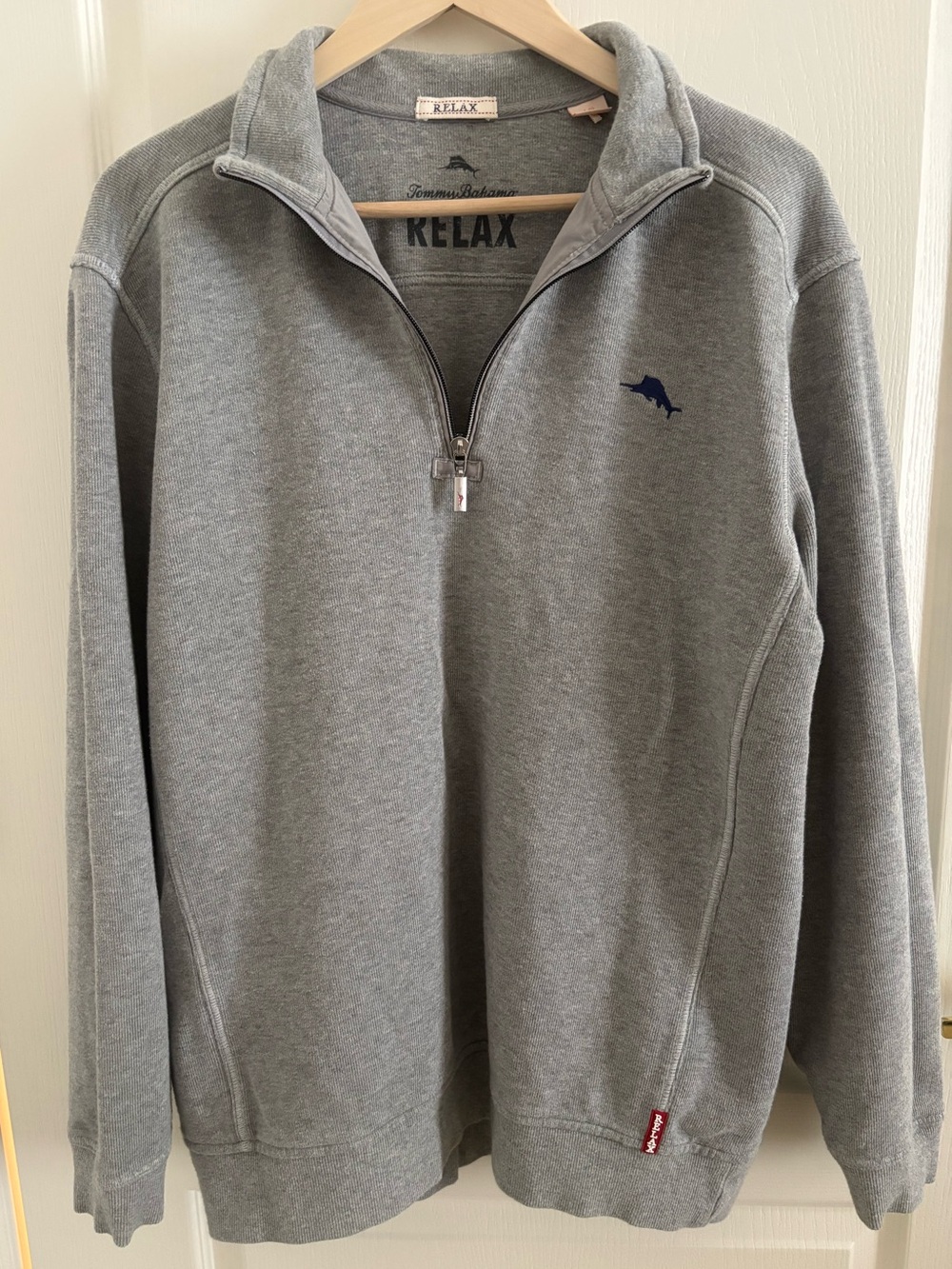 Tommy Bahama Men's Heather Gray Quarter-Zip Sweatshirt with Navy Logo(L)